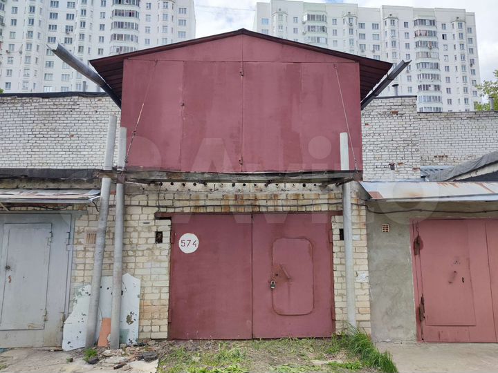 Гараж, > 30 м²