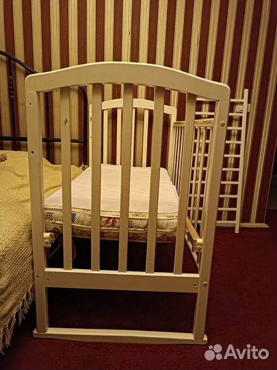 Детская кроватка