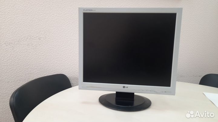 Монитор LG Flatron 19 дюймов