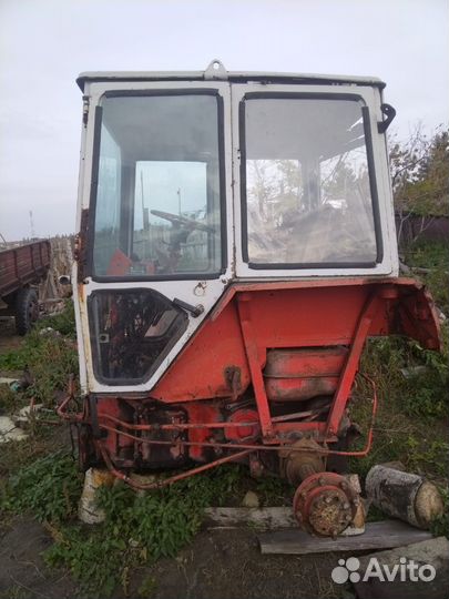 Кабина на трактор юмз