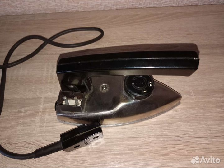 Утюг дорожный