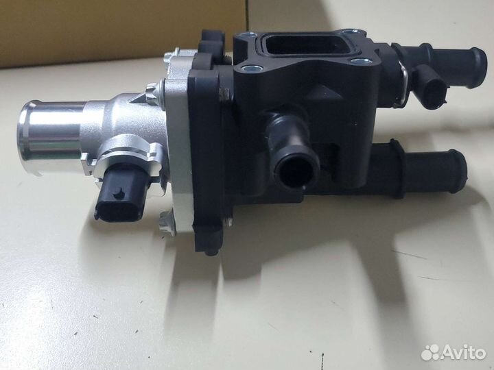 Корпус термостата с термостатом Opel