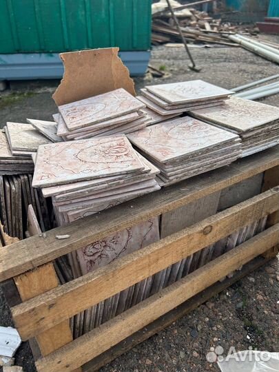 Керамическая плитка настенная б/у