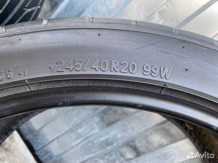 Nitto NT555 Extreme ZR 245/40 R20 99W