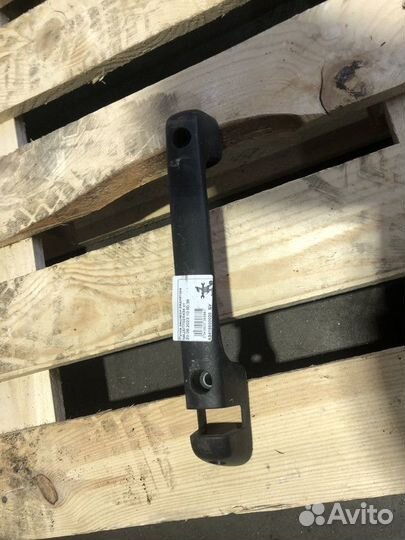 Ручка решетки радиатора