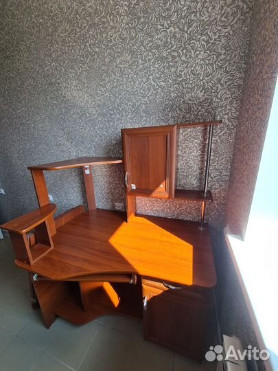 Компьютерный стол