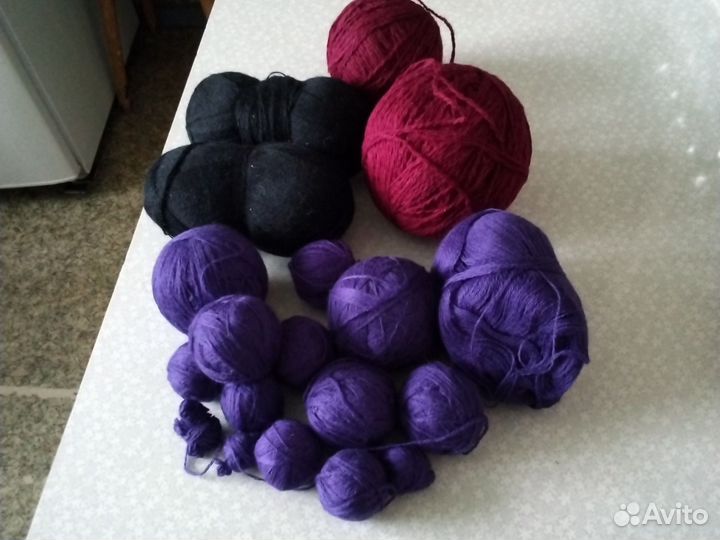 Нитки новые, шерсть