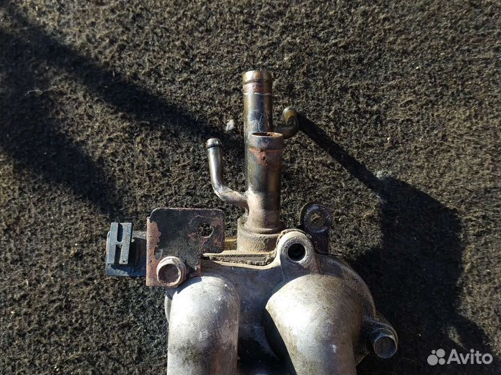 Корпус термостата kia cerato 1