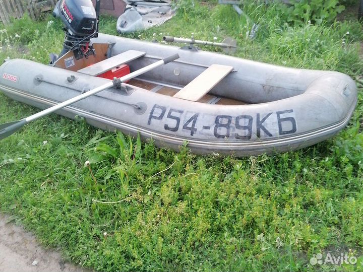 Лодка с мотором