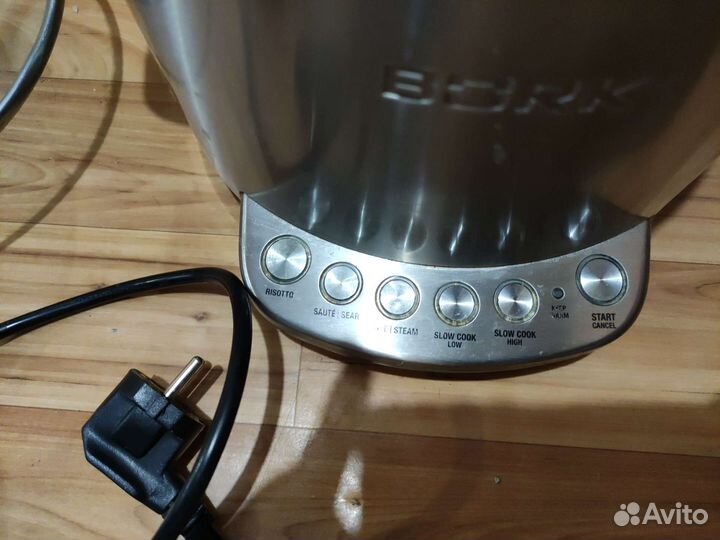 Мультиварка Bork U601
