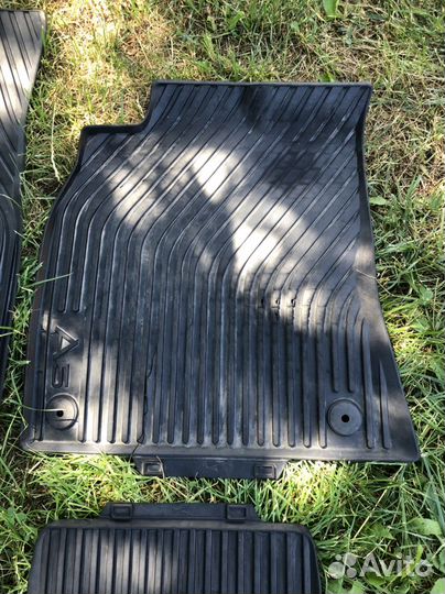 Автомобильные коврики резиновые
