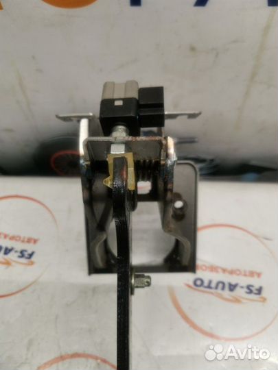 Педаль сцепления Ssangyong Action New 2.0 дизель