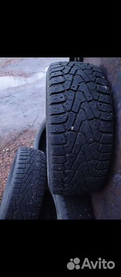 Pirelli Ice Zero 215/55 R16