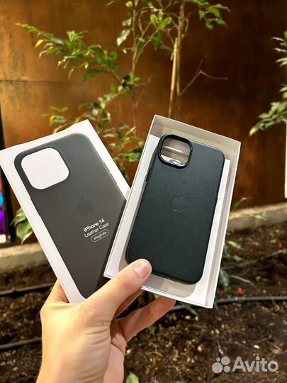 Кожаный чехол на iPhone 14 Magsafe