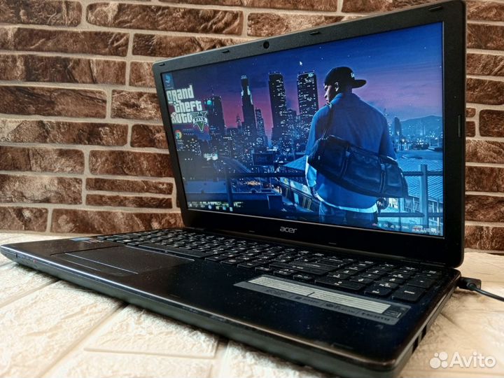 Производительный ноутбук Acer Core I3/4gb/HD 8670