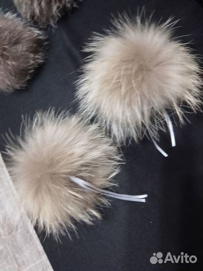 Помпон на шапку меховой натуральный