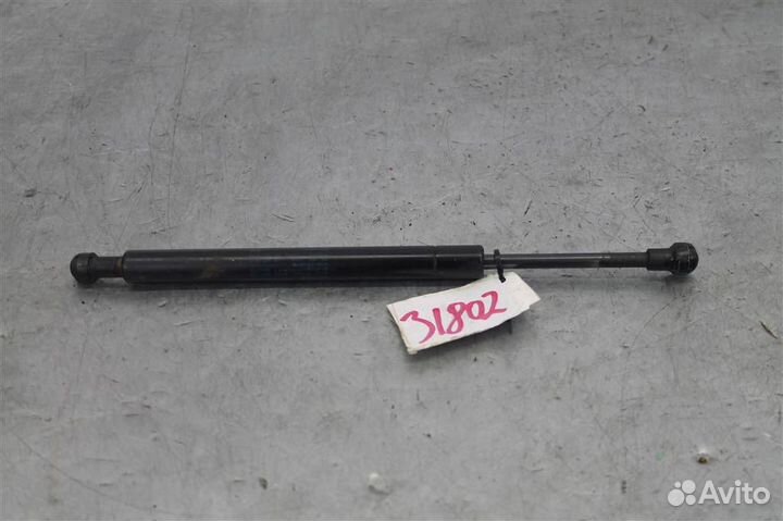 Амортизатор крышки багажника Volkswagen Touareg