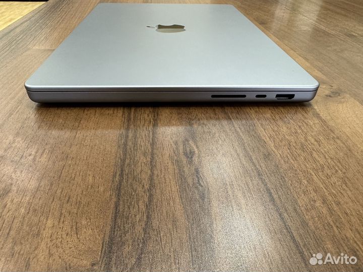 Macbook pro 14 m1 16 512