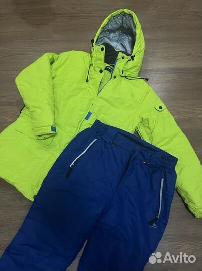 Горнолыжный костюм женский 46 размера