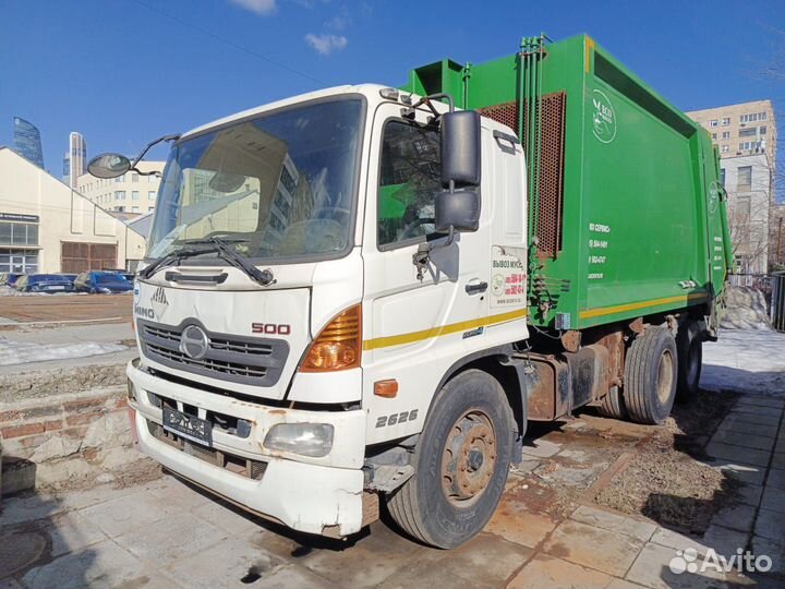 Мусоровоз hino