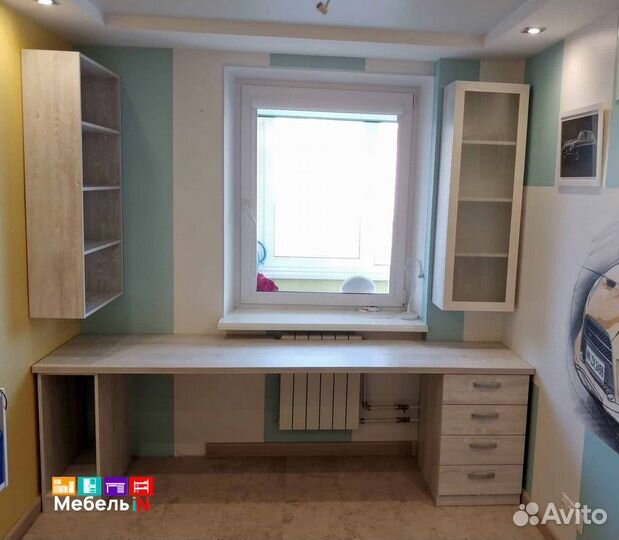 Стол в детскую