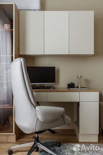 Рабочая зона вдоль окна