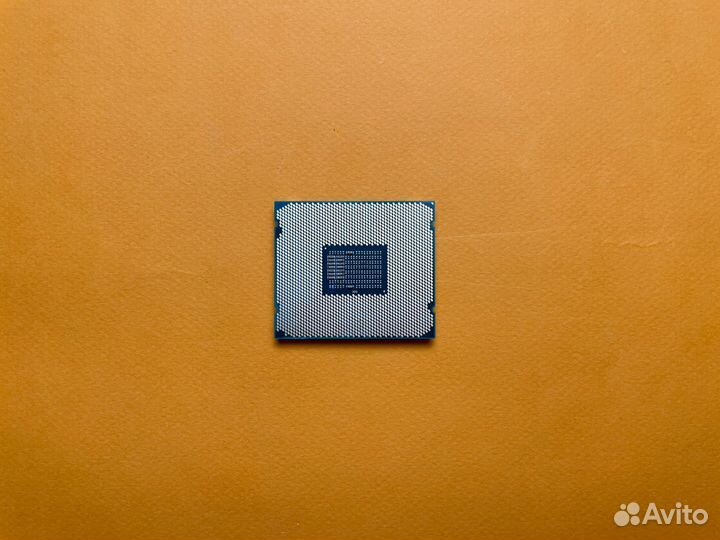 Intel Xeon W 2150B 10 ядер 4.5 ггц 20 потоков