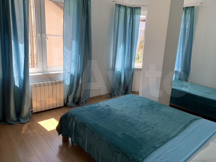 3-к. квартира, 100 м², 3/8 эт.