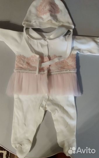 Комплект на выписку для девочки