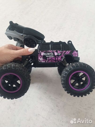 Радиоуправляемый краулер Hummer H2