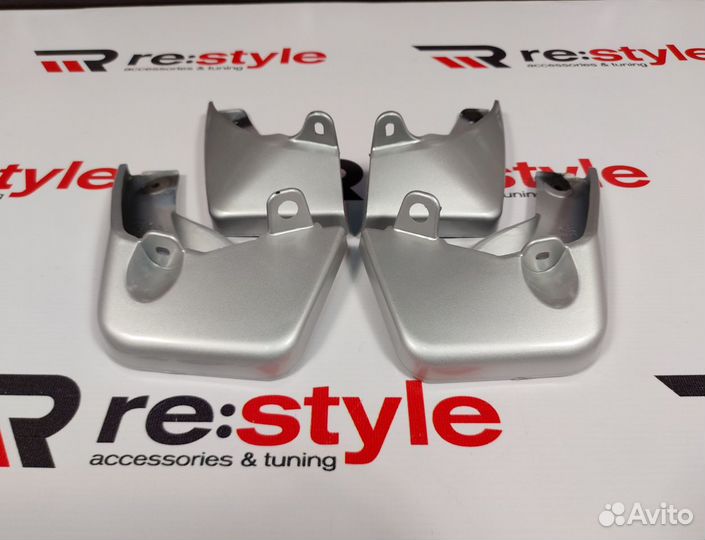 Брызговики Toyota Vitz 130 R1000