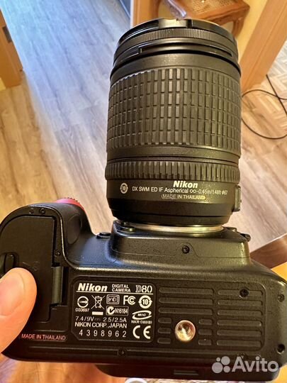 Зеркальный фотоаппарат Nikon D80