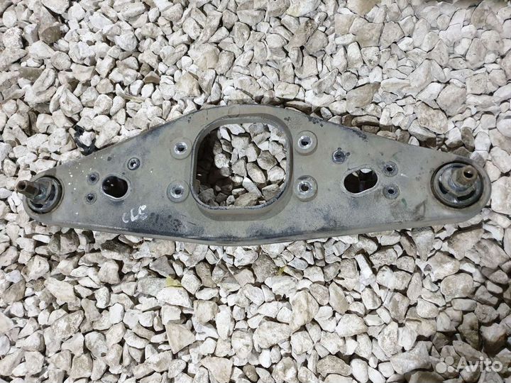 Кронштейн редуктора Mercedes-Benz CLS 219