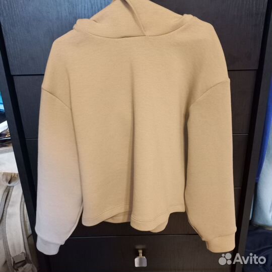 Свитшот uniqlo для мальчика 7-8 лет