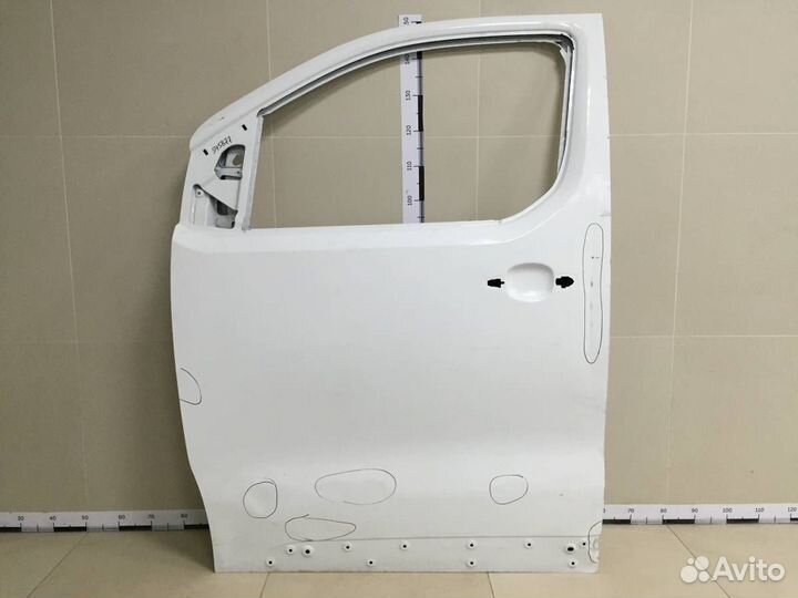 Дверь передняя левая Peugeot Traveller