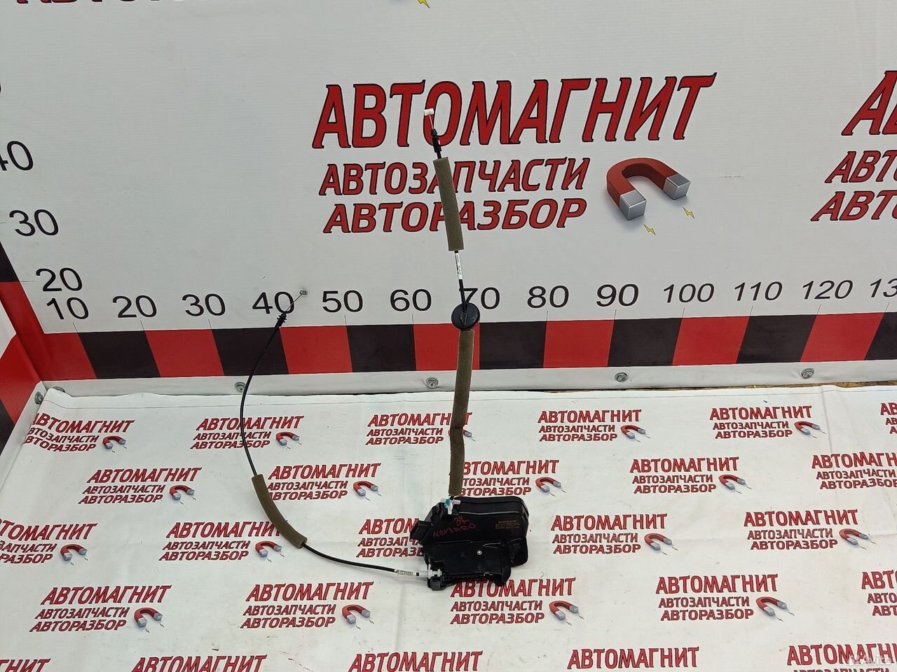 Замок двери задний левый Geely Monjaro