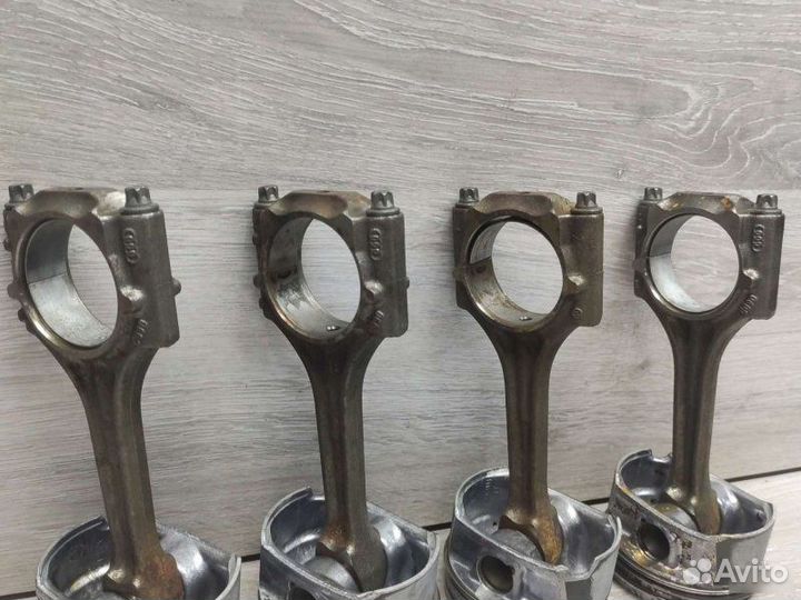 Поршень с шатуном Audi tfsi