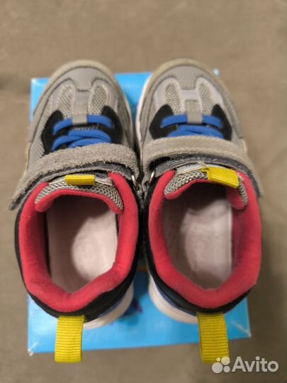 Кроссовки детские котофей 26