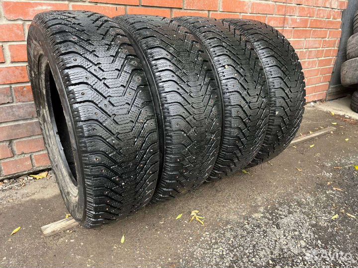 Goodyear UltraGrip 500 235/65 R17