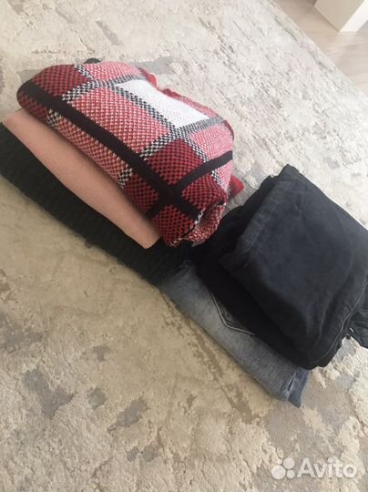 Свитера и джинсы. Вещи пакетом