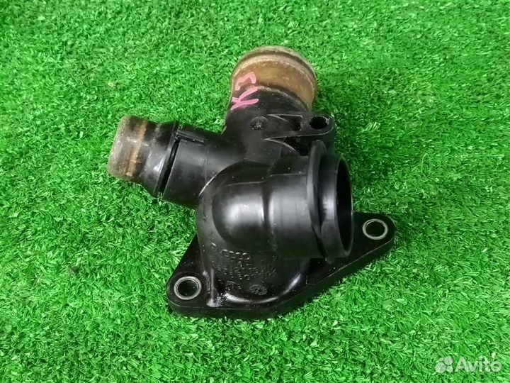 Фланец системы охлаждения Audi A4 (8E B7) 2005-20