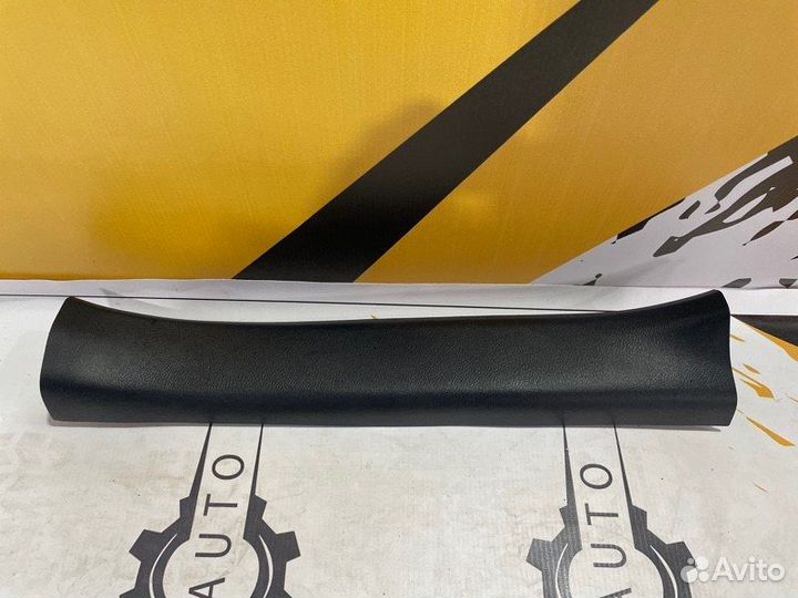 Накладка на порог салона задняя левая Lexus Rx450H