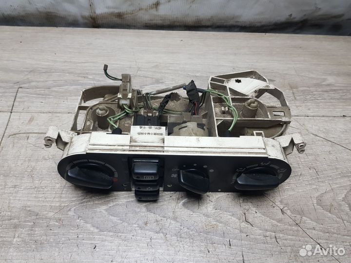 Блок управления печкой Mitsubishi Galant 8