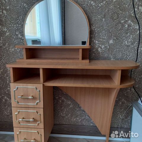Туалетный столик с зеркалом бу