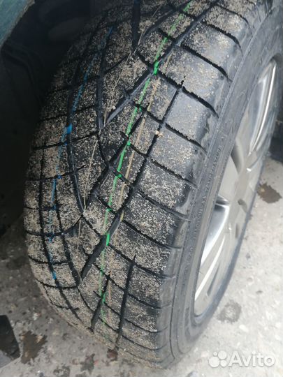 Диски пассат б6 с резиной Toyo r1r