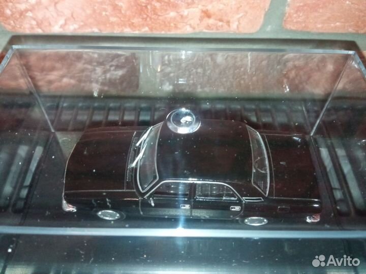Модель автомобиля газ-3102 Волга 1/43