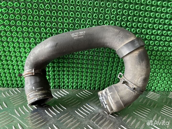 Шланг системы охлаждения Volkswagen Golf 4 1.6 AVU