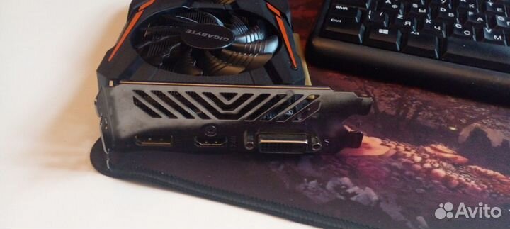 Продам видеокарту Radeon RX 560 4Gb