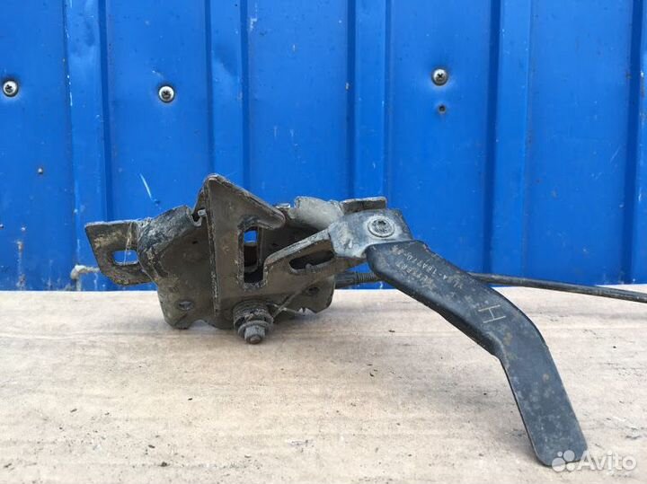 Замок капота Mazda Tribute 1 3.0 AJ 2001