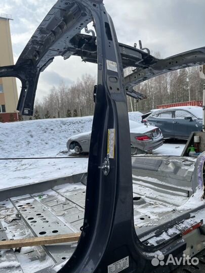 Стойка кузова центральная левая Tesla Model X 2018